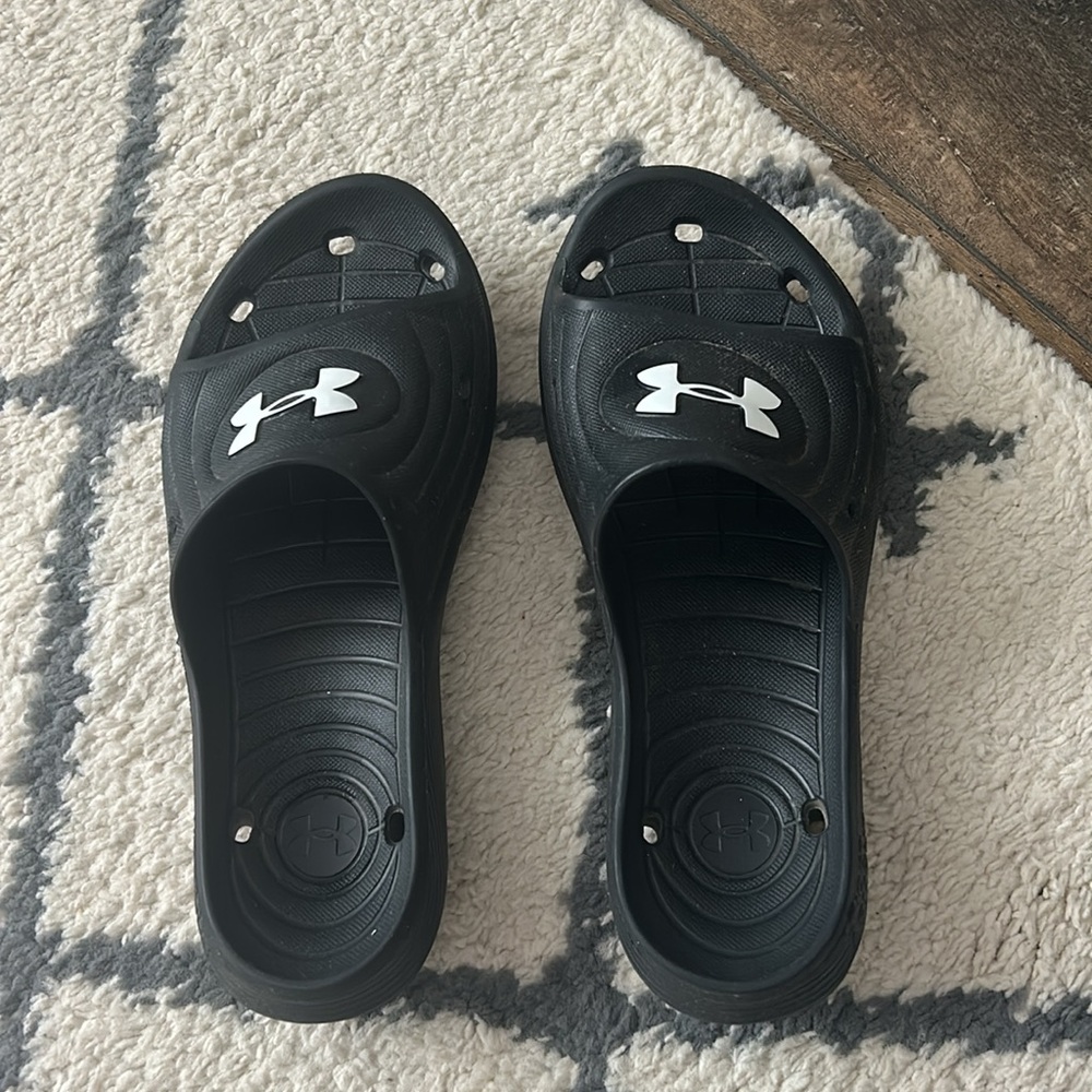 Under Armour men’s locker black slide